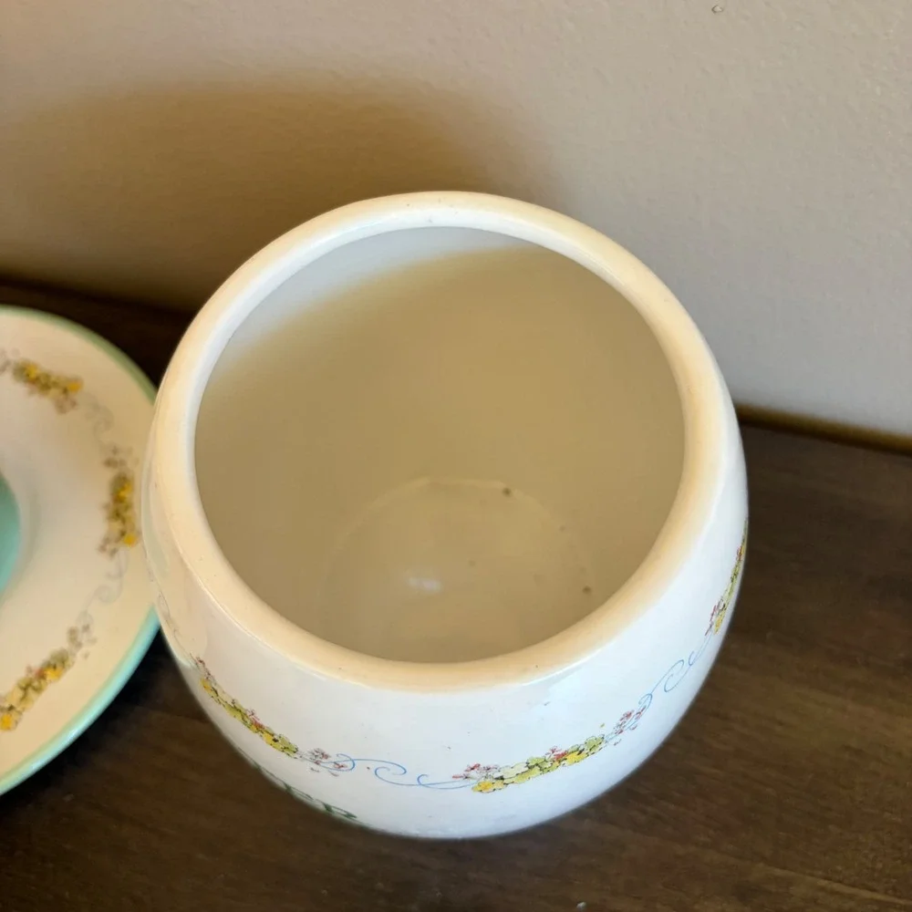 Beatrix Potter Peter Rabbit Teleflora Cookie Jar and Teacup Saucer Set 2003‎